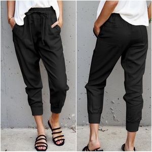 #9 Black Minimalist Pocket Pocket Joggers